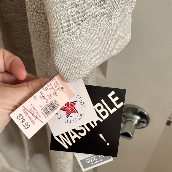 Elegant Cream Lace Overlay Dress Set - Picture 3 of 8